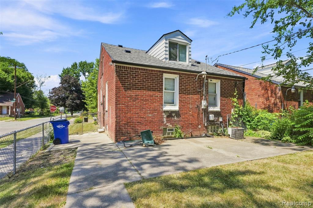 main property photo 24