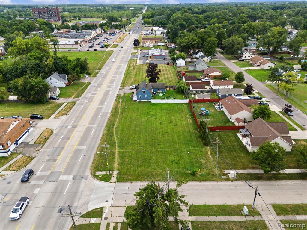 main property photo 13