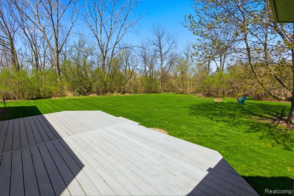 main property photo 50