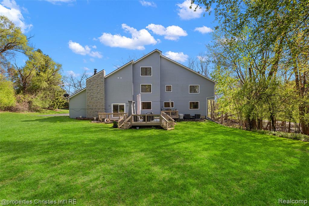 main property photo 40
