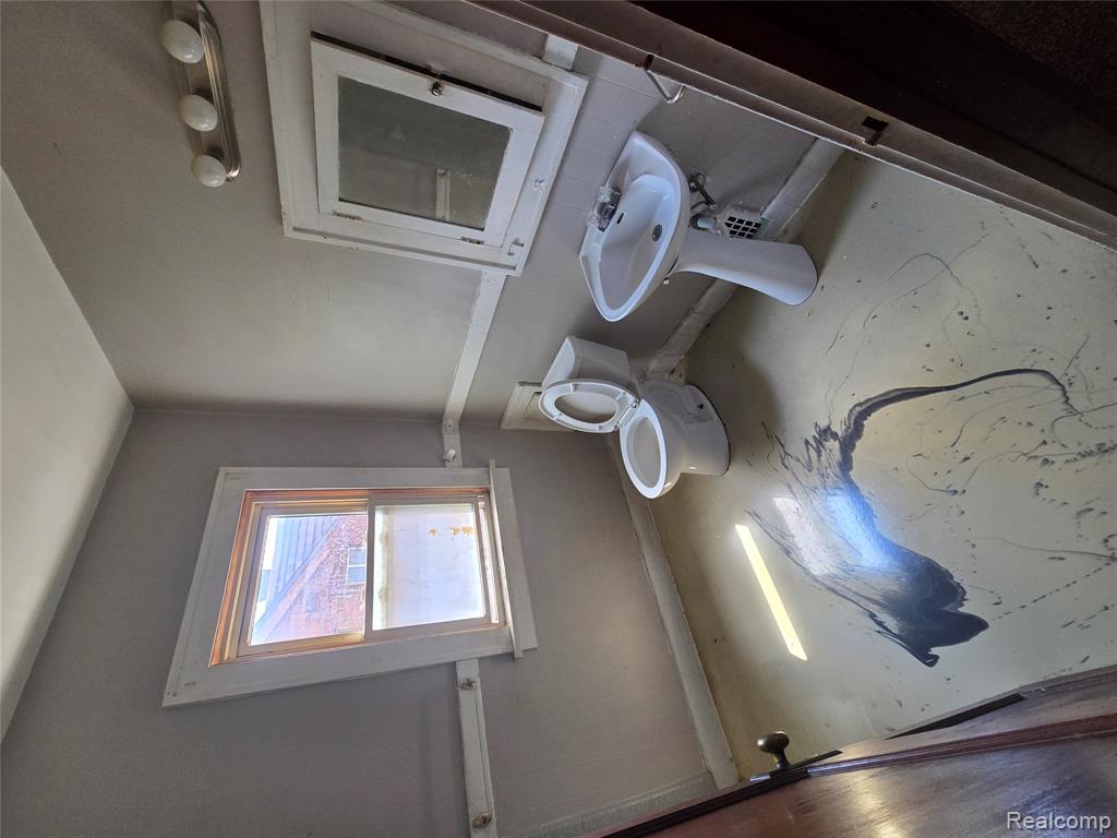 main property photo 11