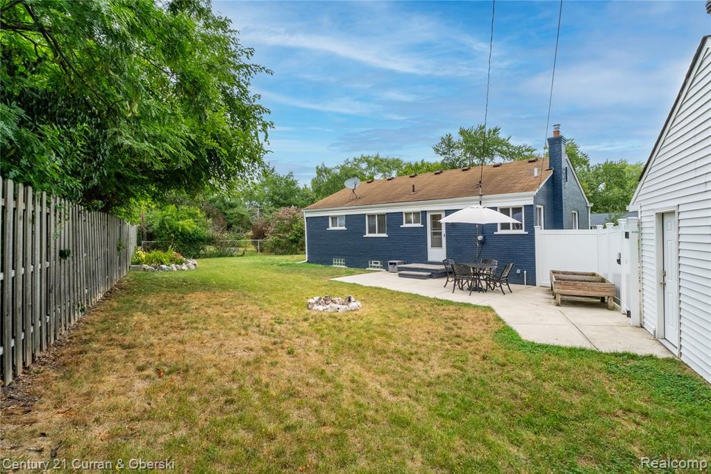 main property photo 32