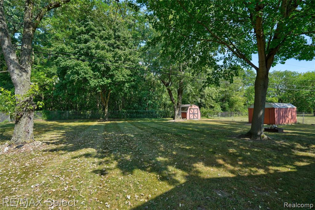 main property photo 50