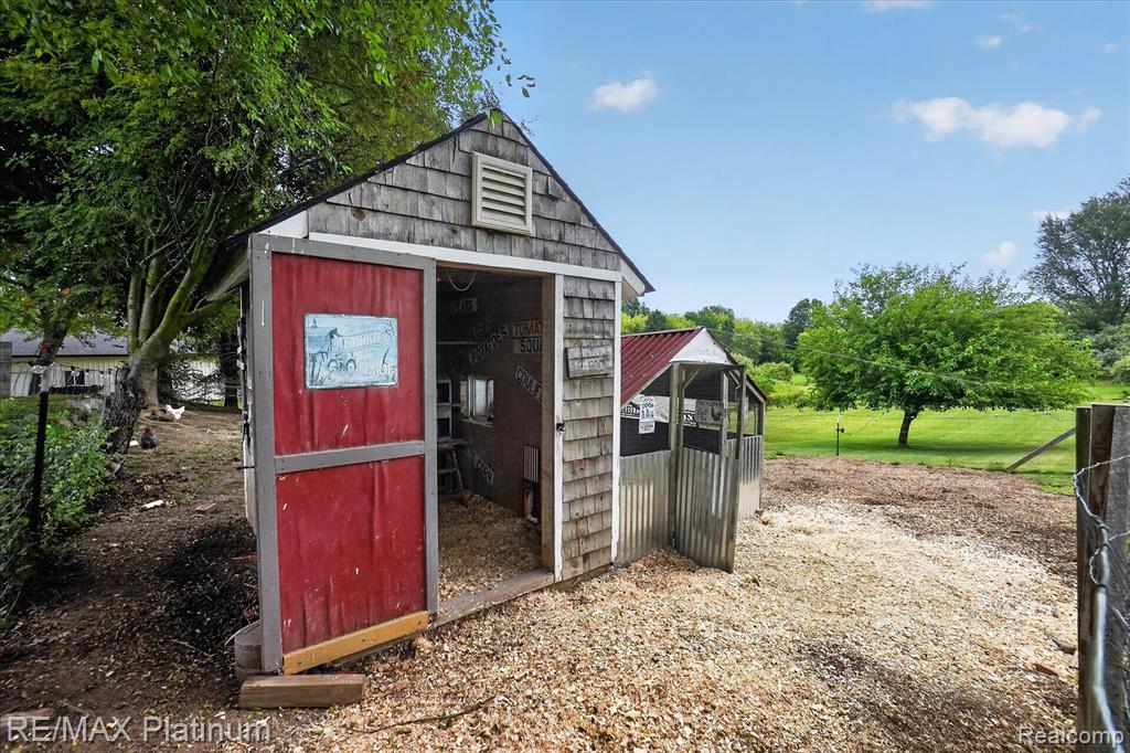 main property photo 49