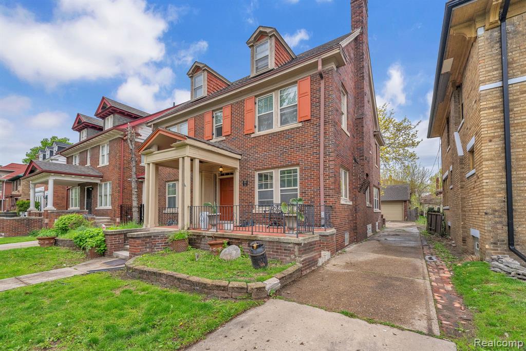 main property photo 5