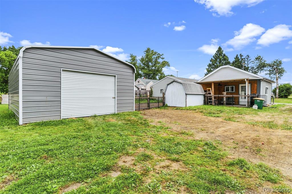 main property photo 34