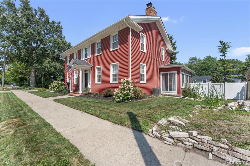 main property photo 3