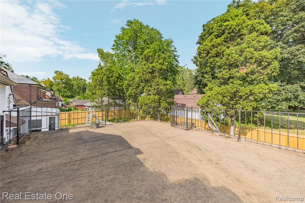 main property photo 68