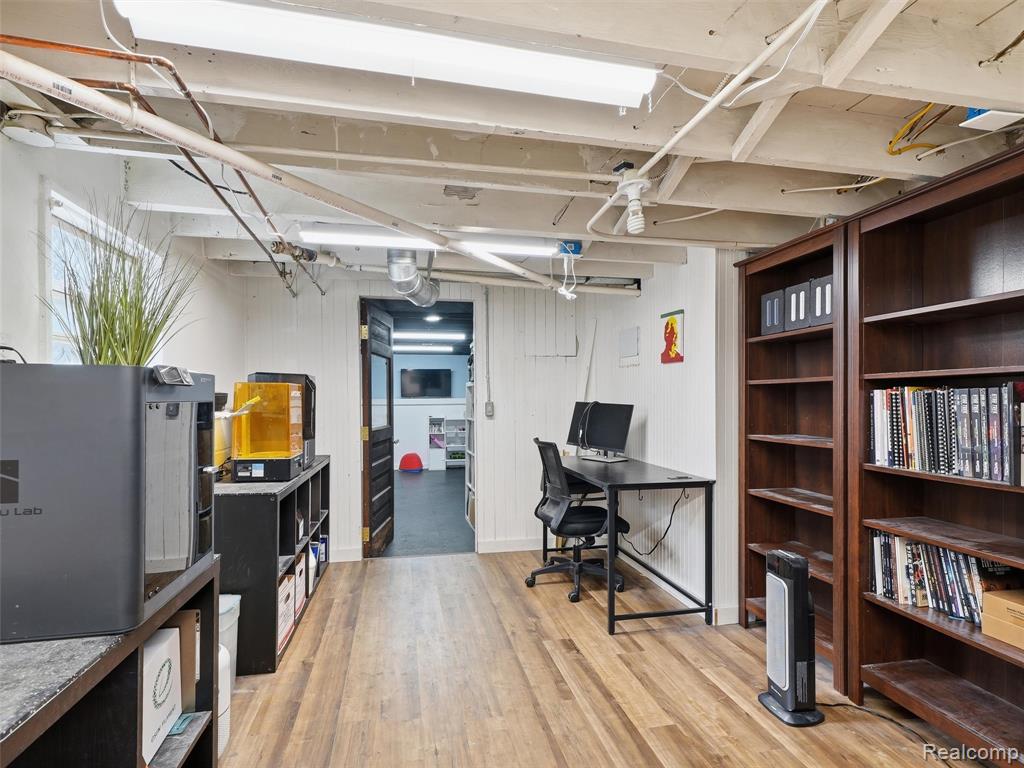 main property photo 24