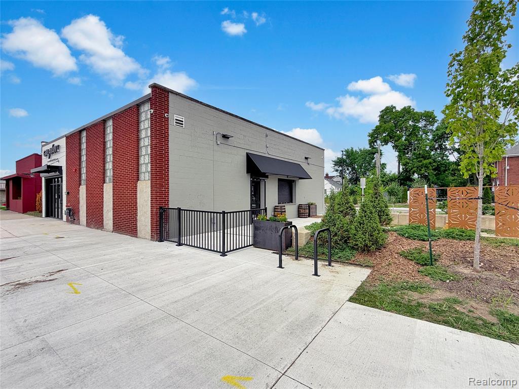 main property photo 38
