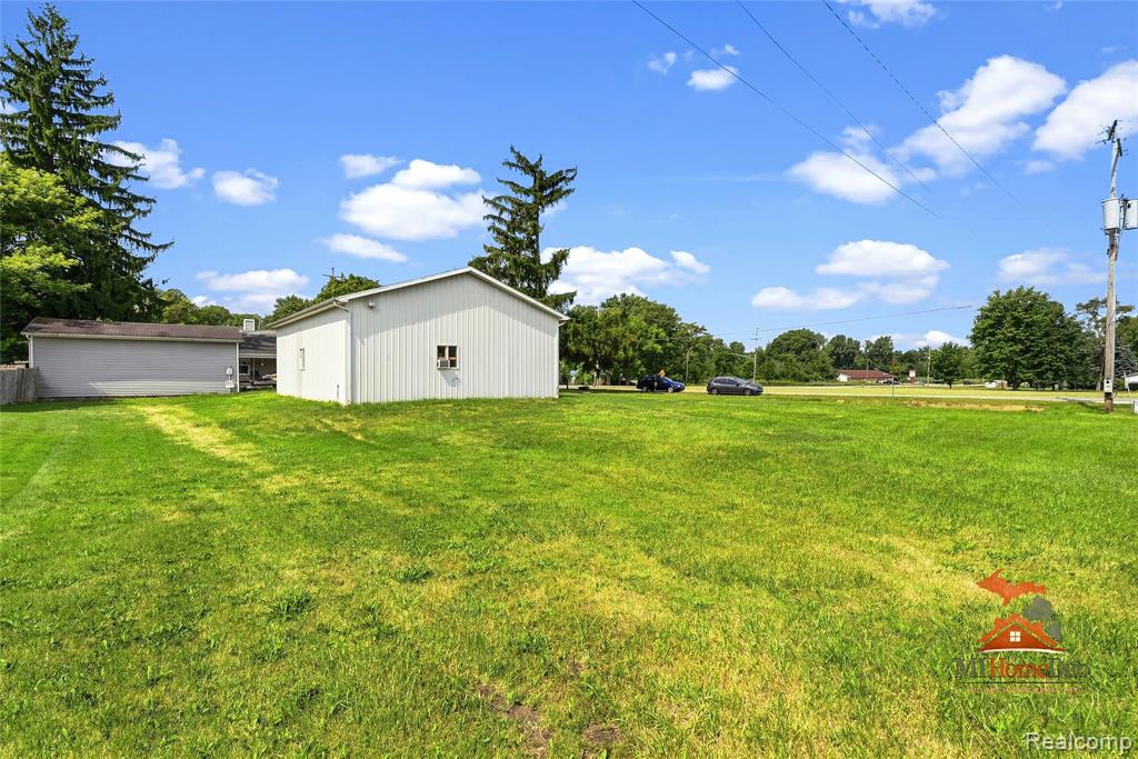 main property photo 28
