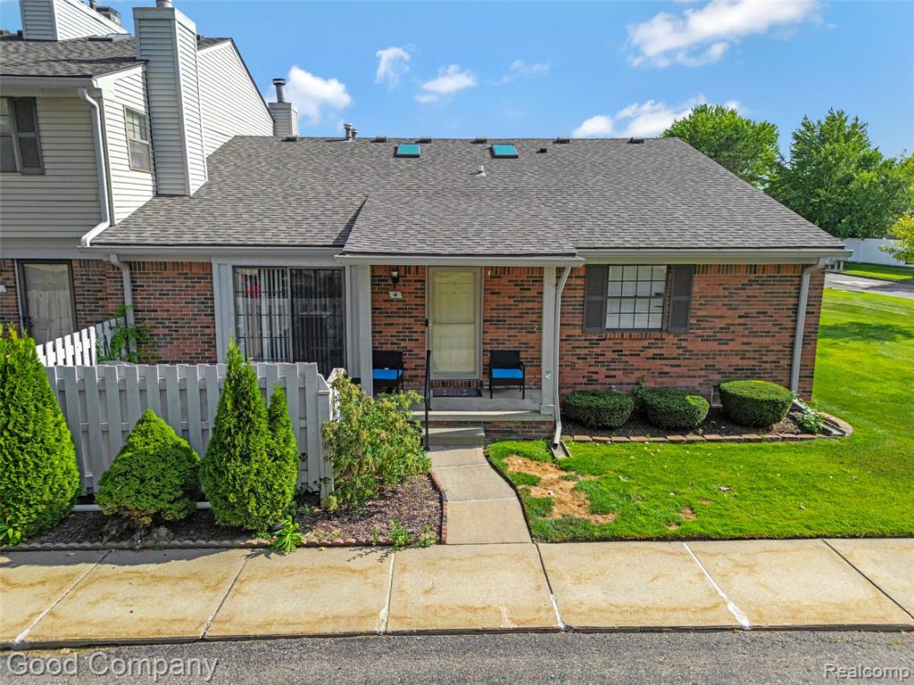 main property photo 20