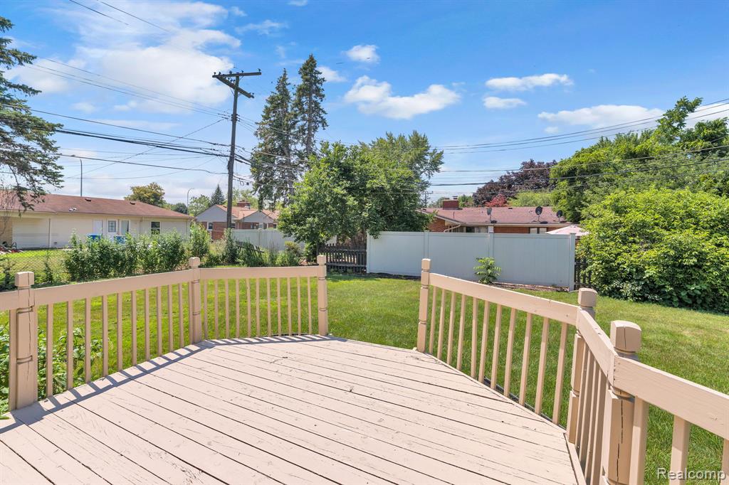 main property photo 34