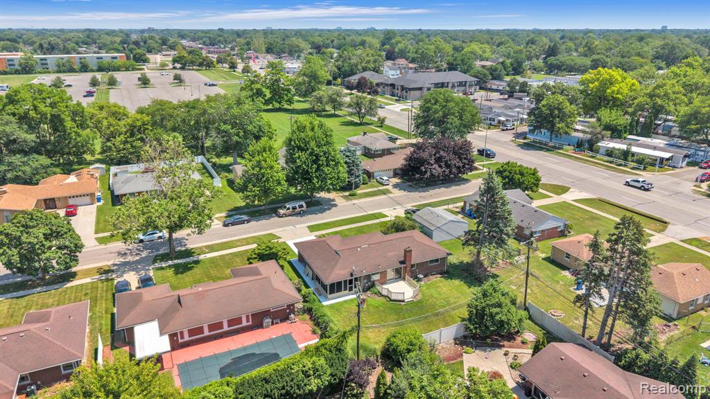 main property photo 49