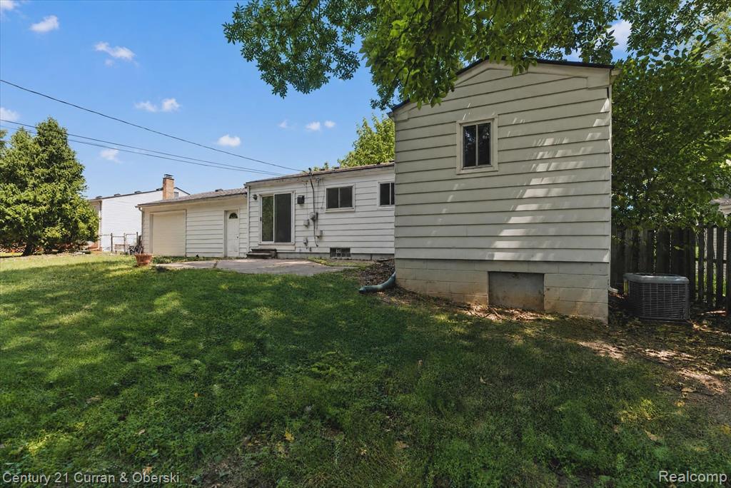 main property photo 40