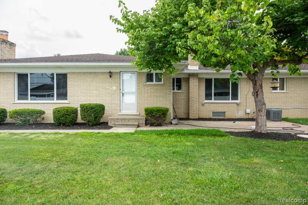 main property photo 14
