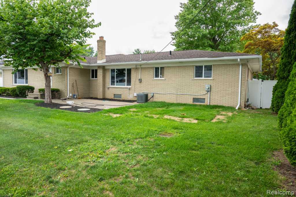 main property photo 9