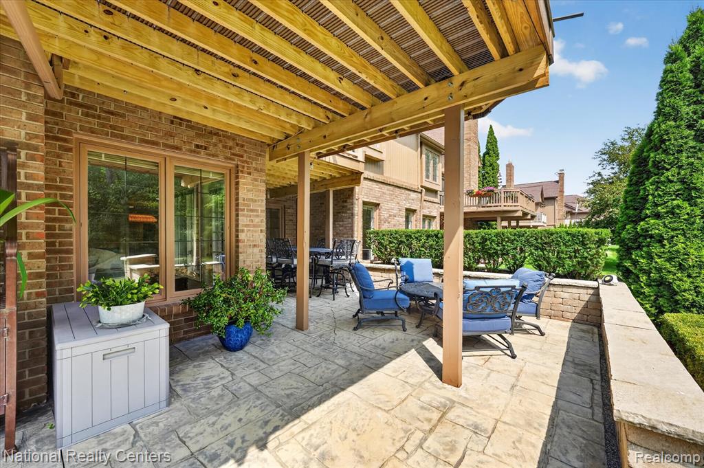main property photo 50
