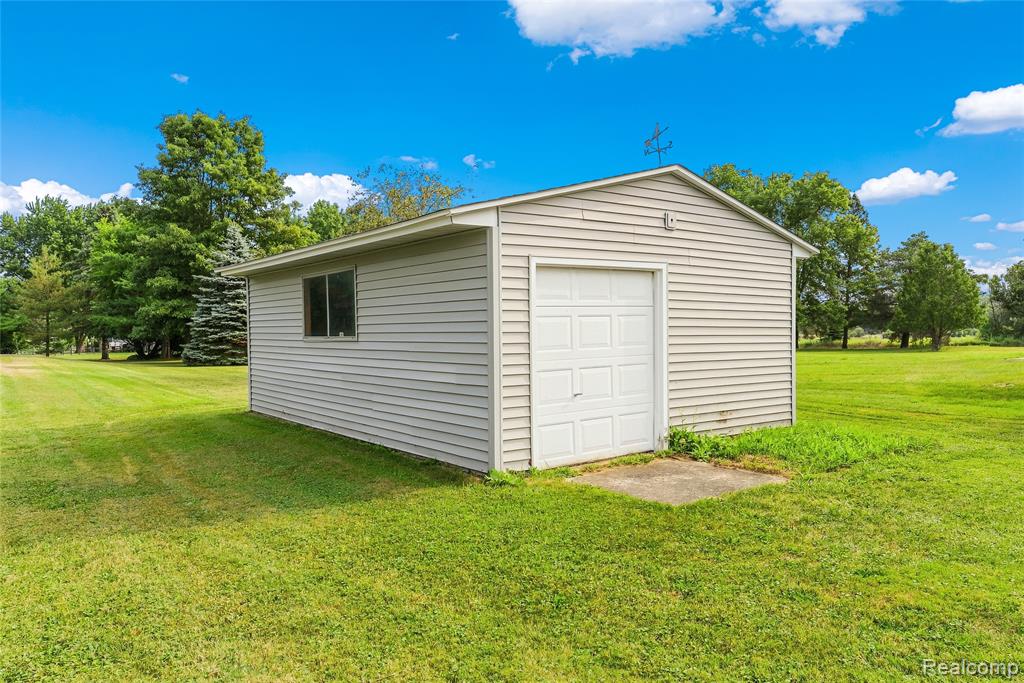 main property photo 32
