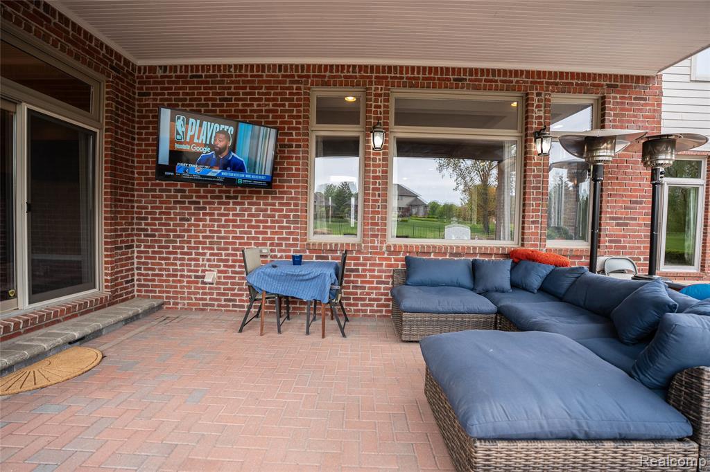 main property photo 7