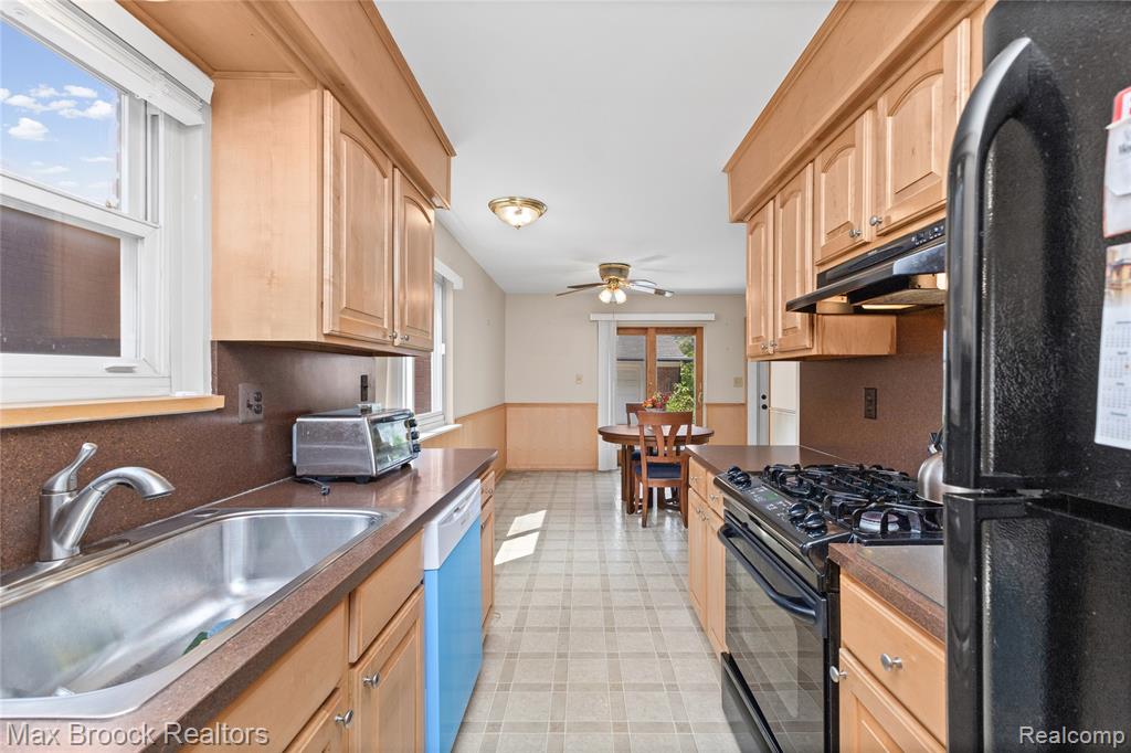 main property photo 14