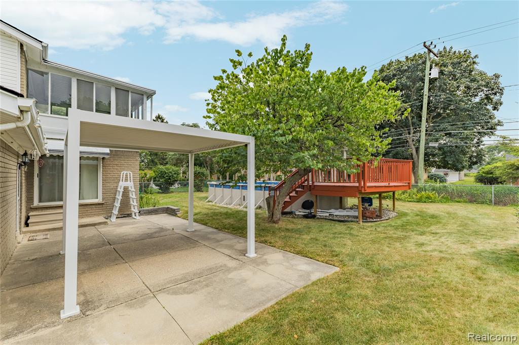 main property photo 39