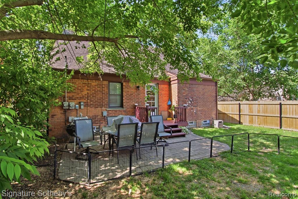 main property photo 19