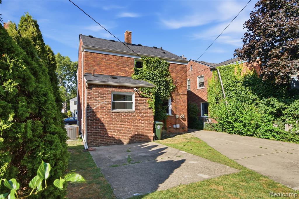main property photo 25