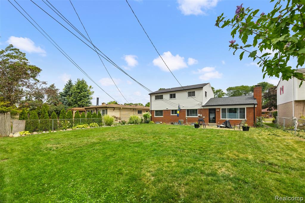 main property photo 34