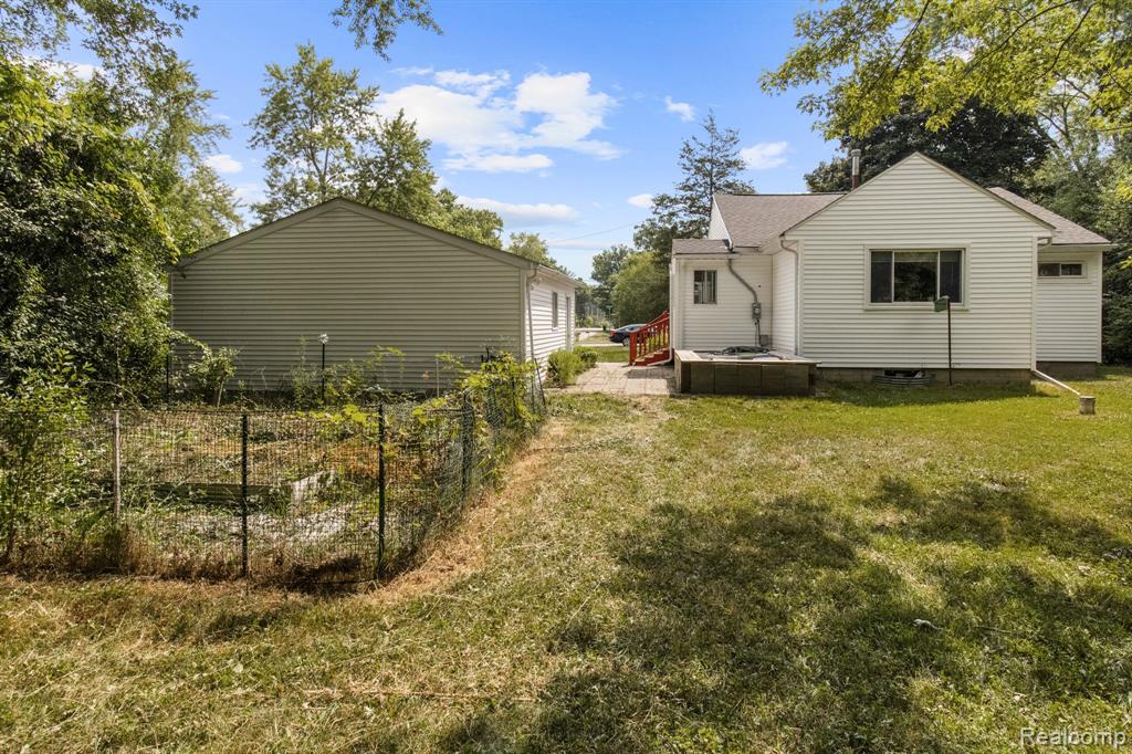 main property photo 27