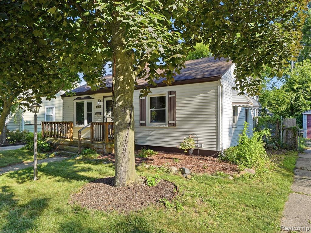main property photo 19