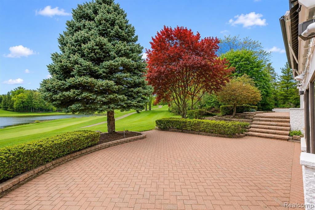 main property photo 35