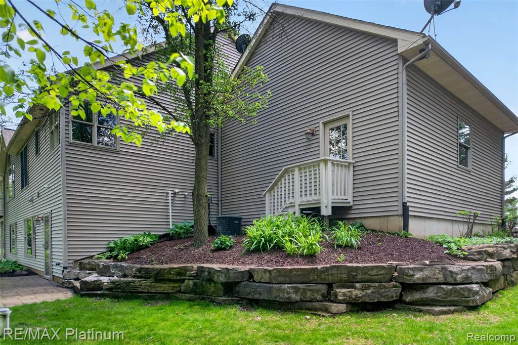 main property photo 33