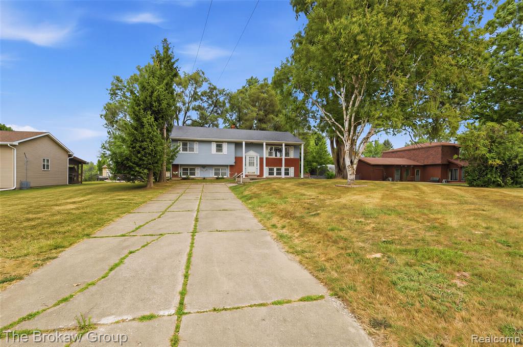 main property photo 3
