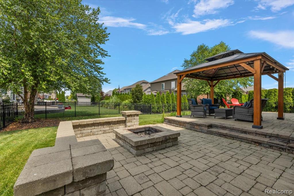 main property photo 70