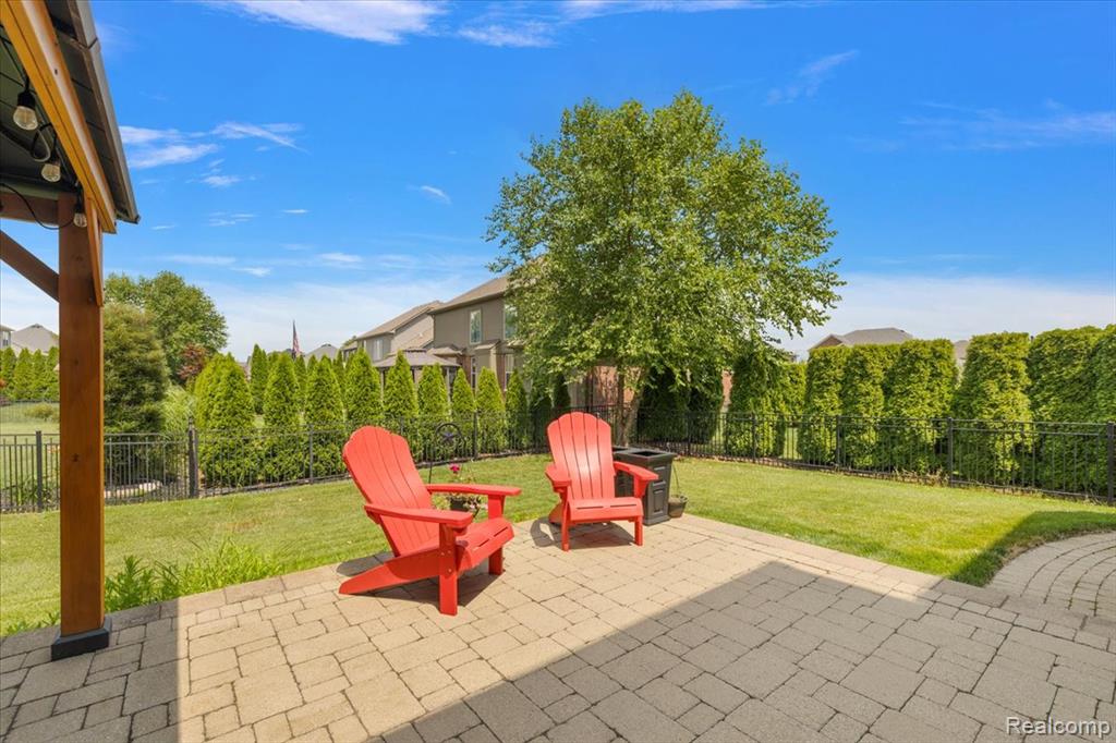 main property photo 75