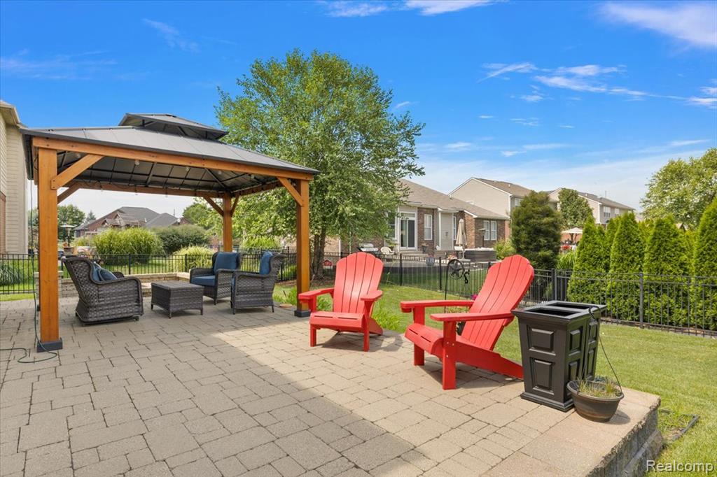 main property photo 76