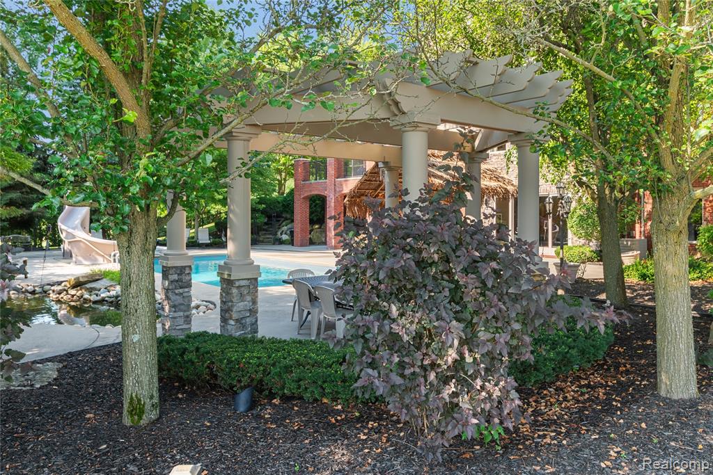 main property photo 78