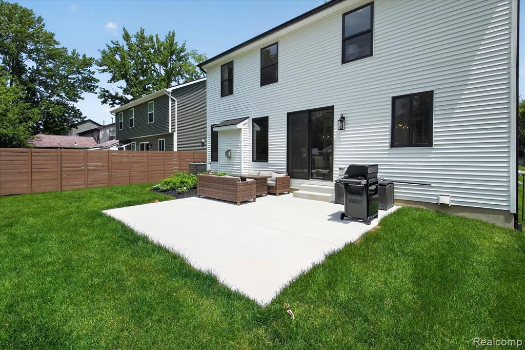 main property photo 42