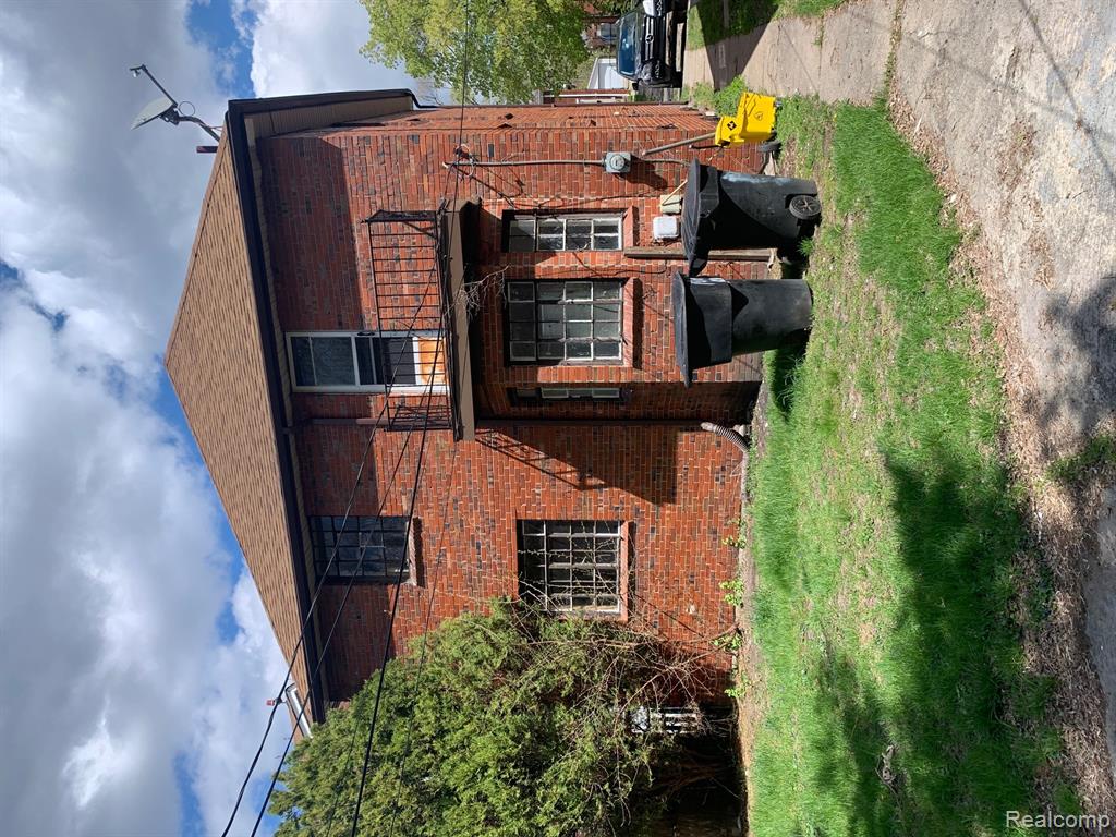 main property photo 13