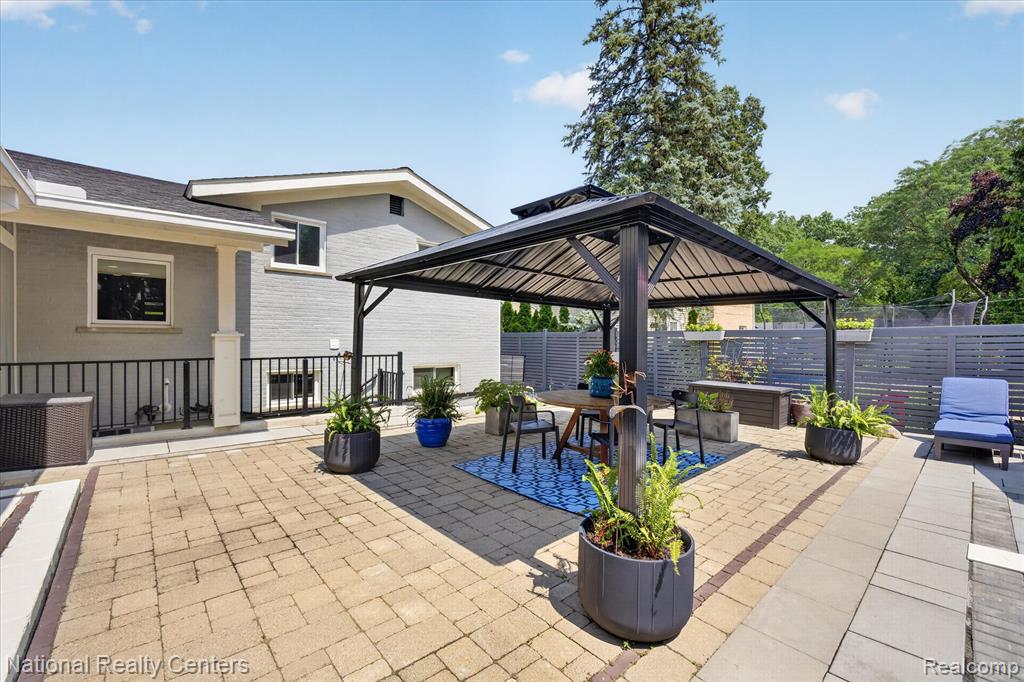 main property photo 63