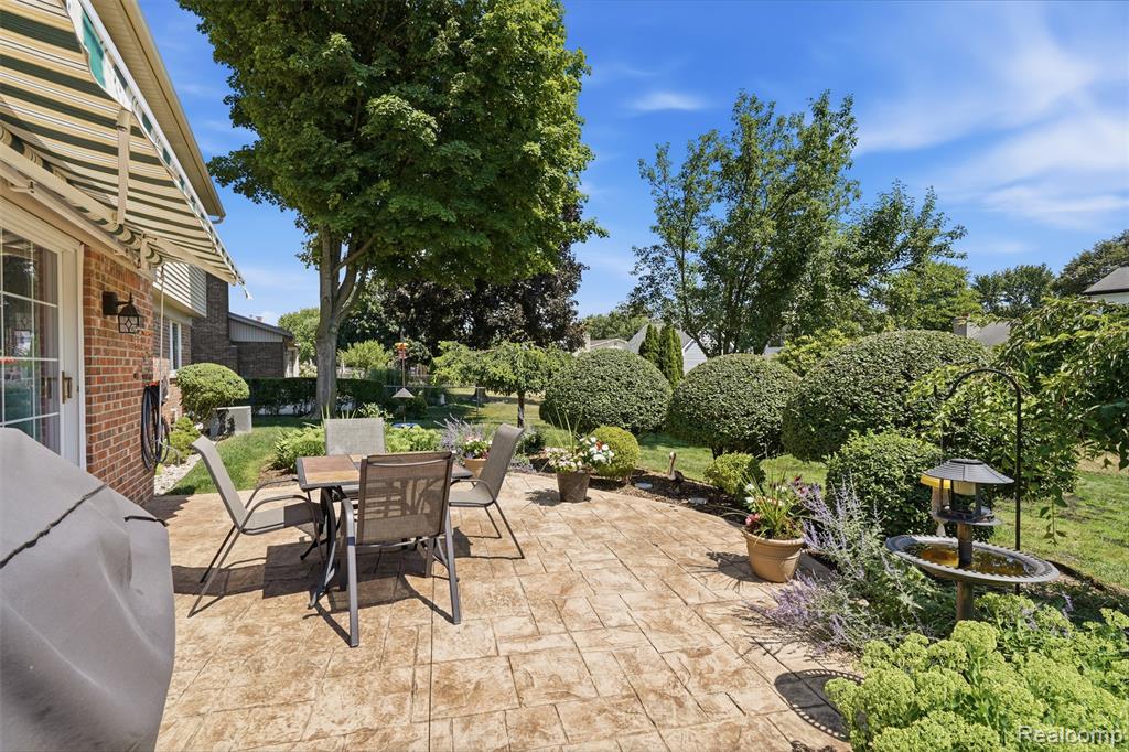 main property photo 37