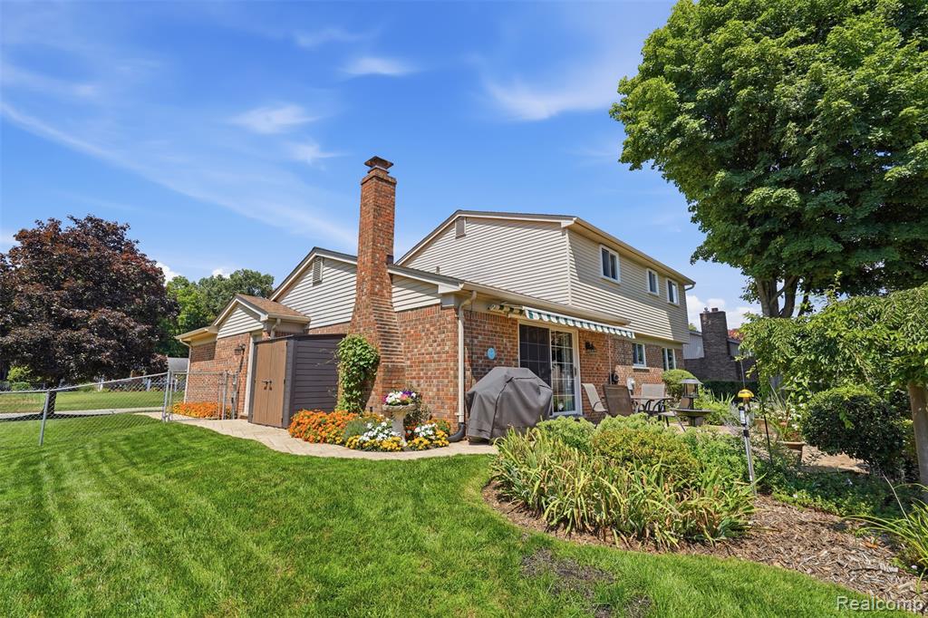 main property photo 39