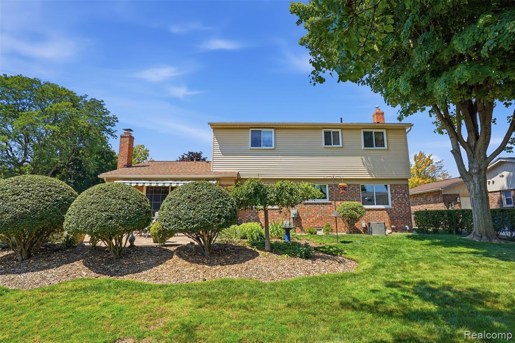 main property photo 40