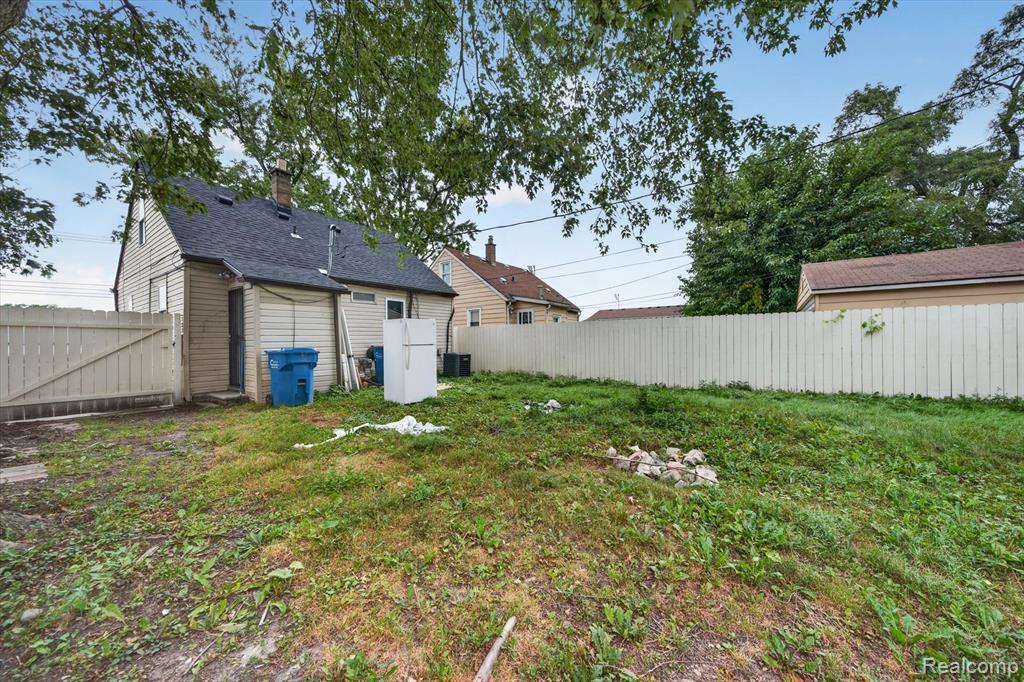 main property photo 22