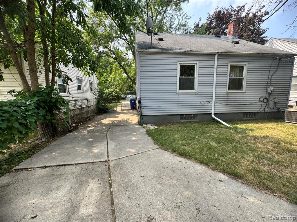 main property photo 31