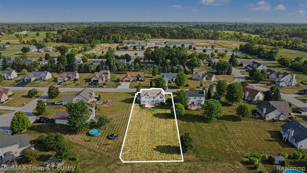 main property photo 35