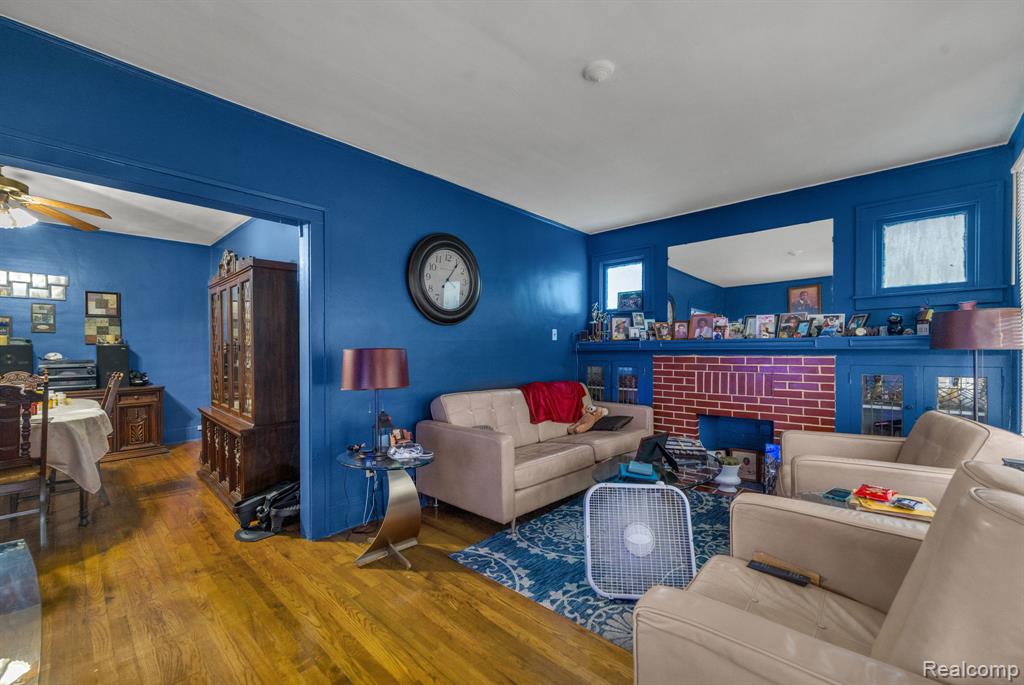 main property photo 20