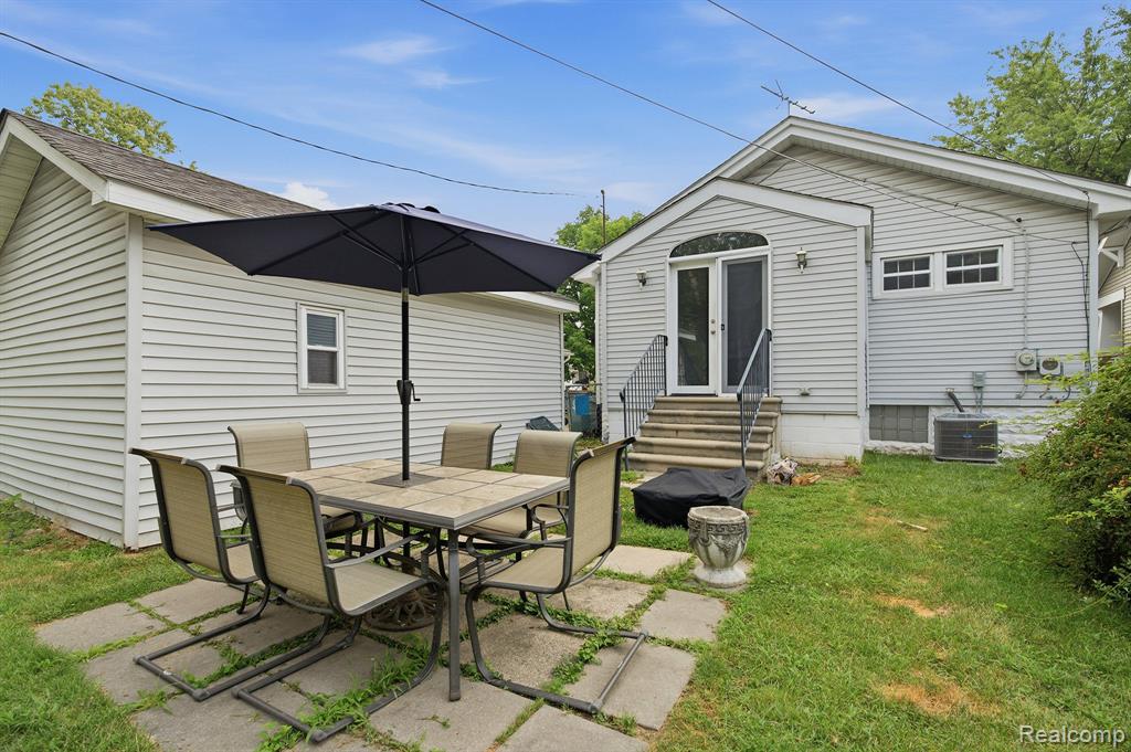 main property photo 20