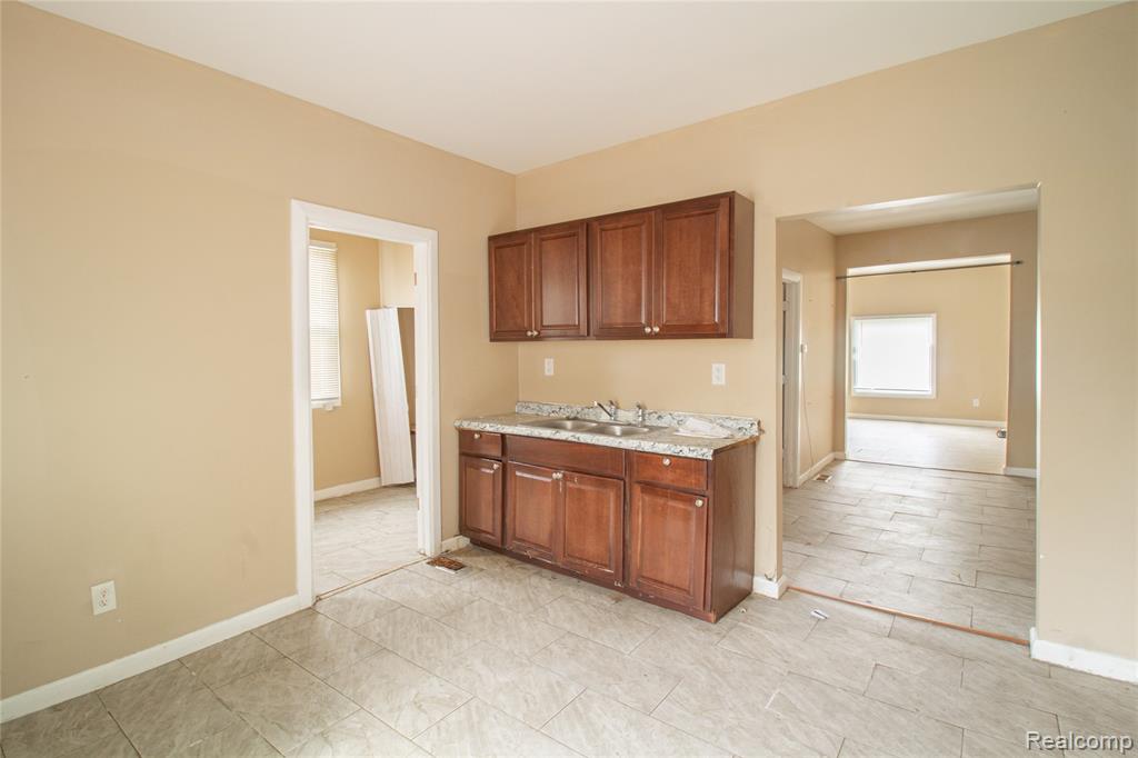property viewer photo 12